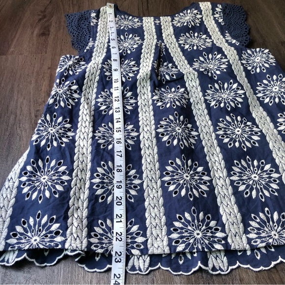 Anthropologie Skies Are Blue Embroidered Top Size XS Navy White European Coastal - Picture 4 of 7